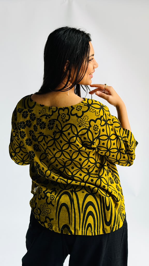 Curved Kamon Button Blouse