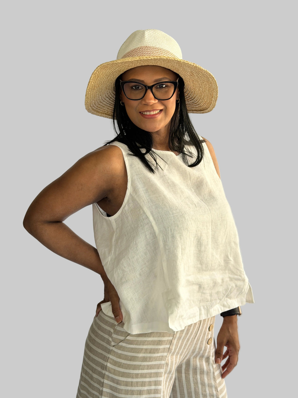 Sleeveless Back Button Top / Solid Color