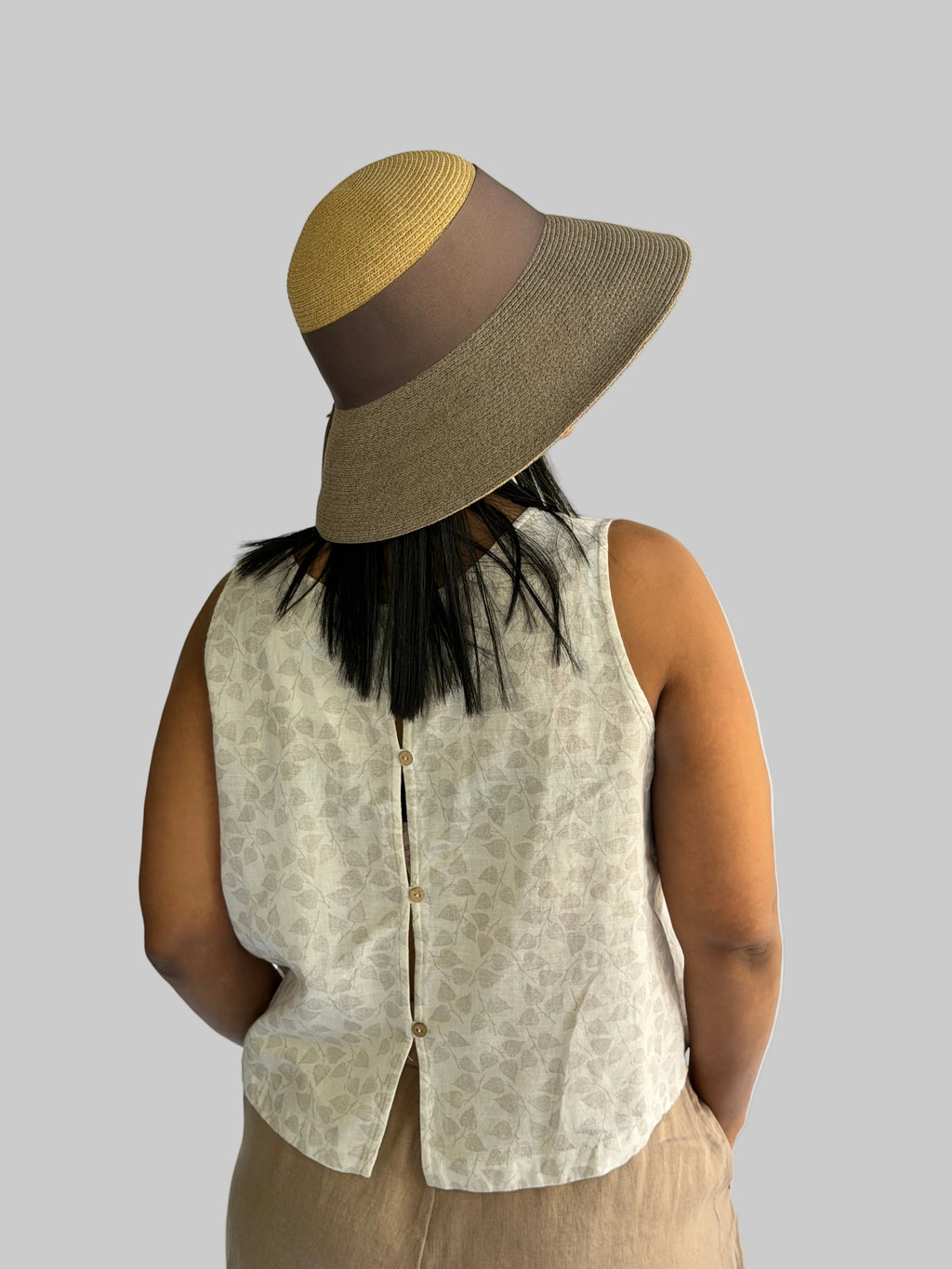 Print Button Back Sleeveless Top