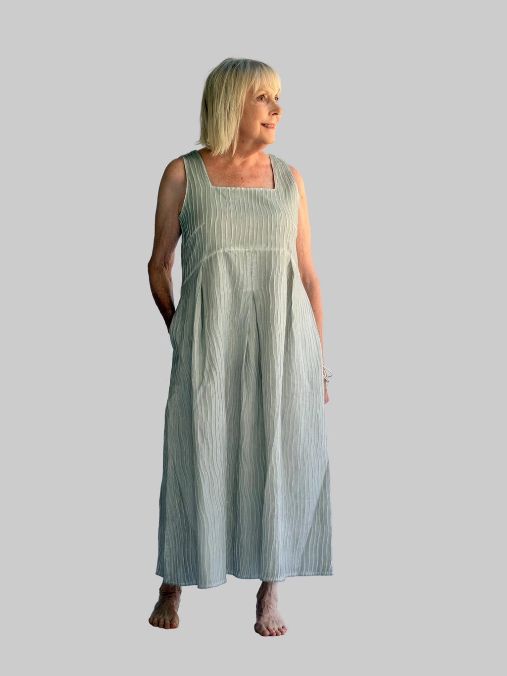 Textured Sleeveless Midi Dress