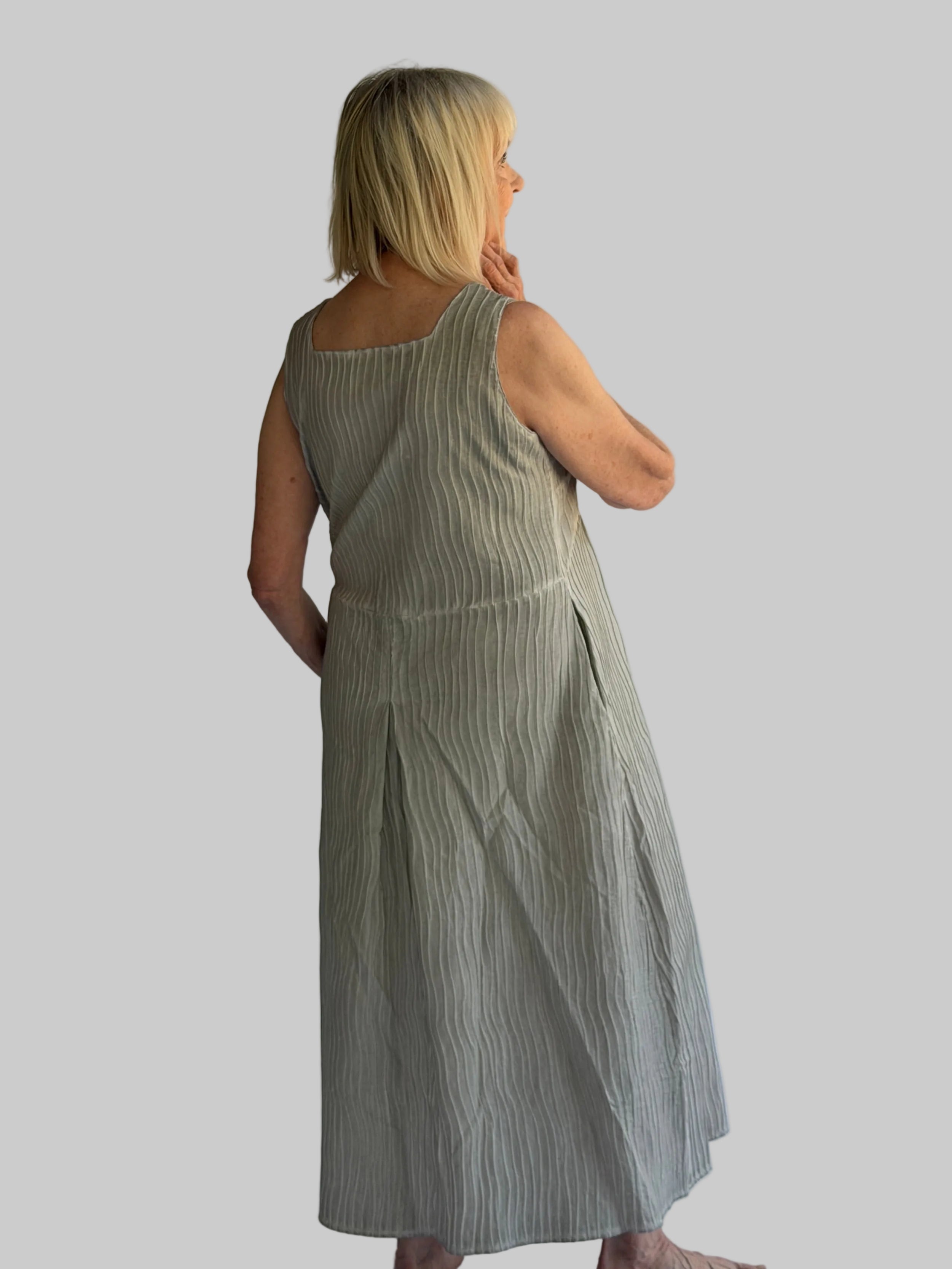 Textured Sleeveless Midi Dress