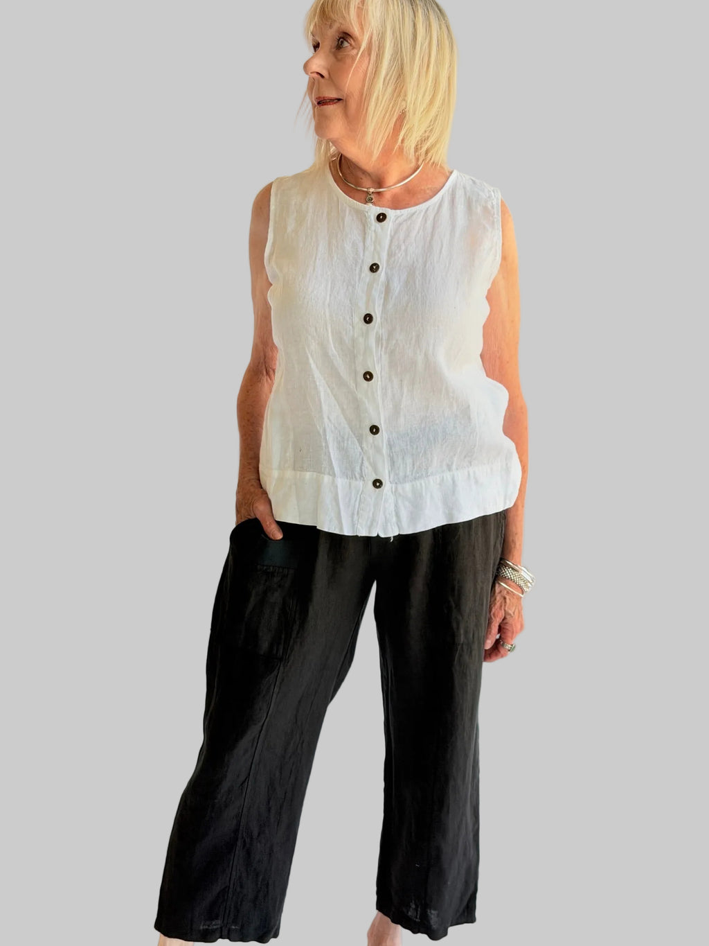 INW7578 Button Front Top