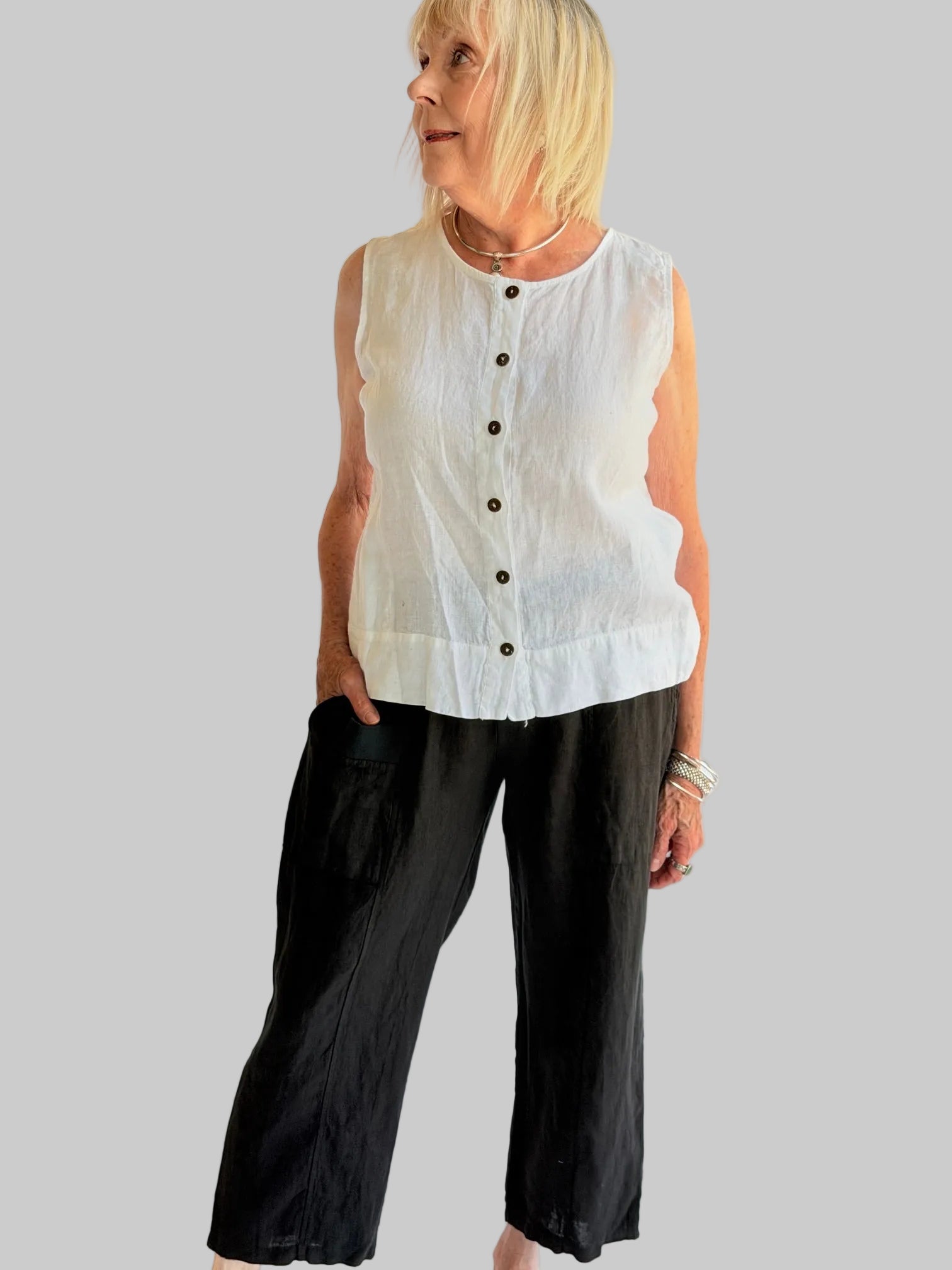 INW7578 Button Front Top