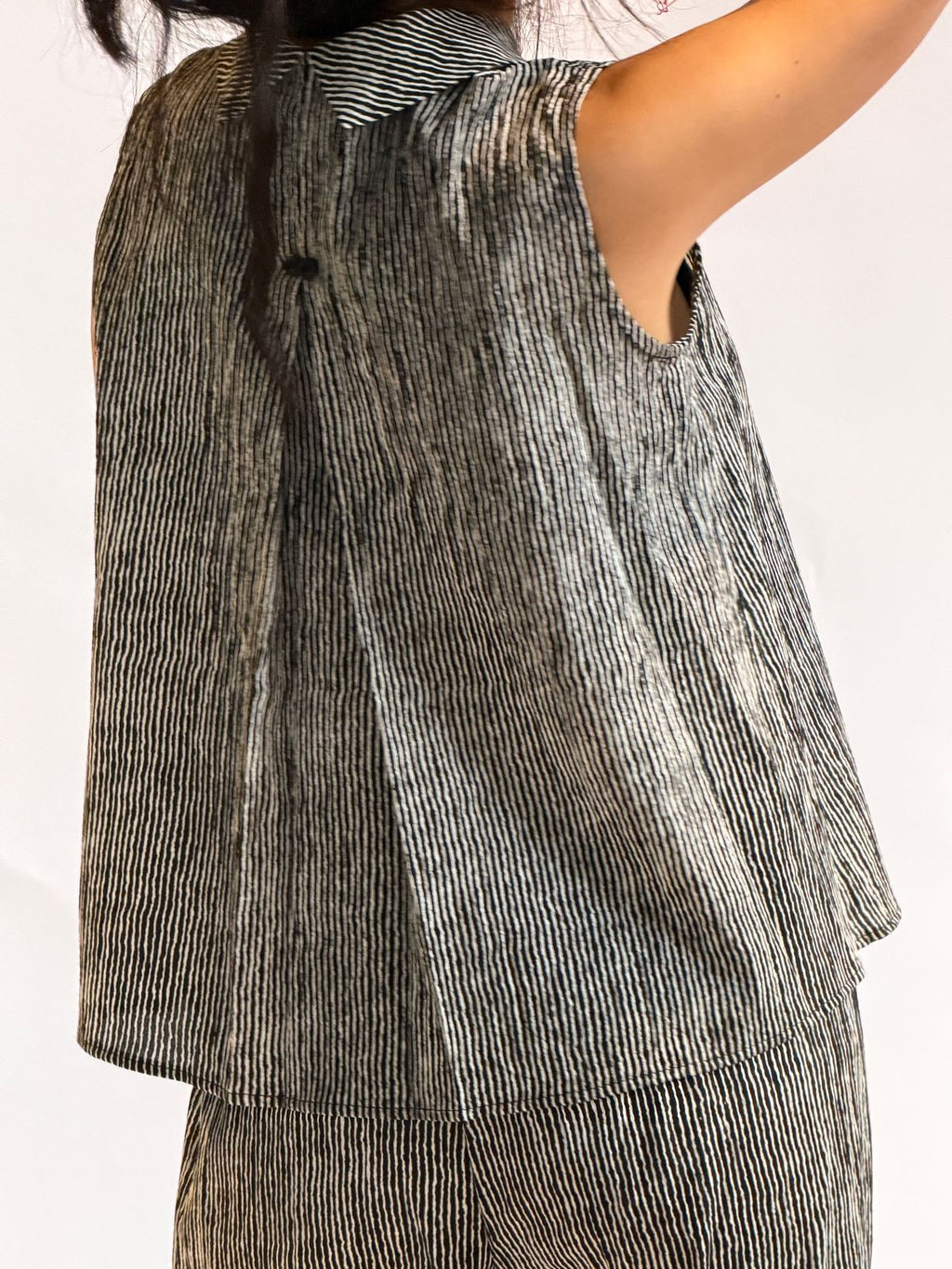 Sleeveless Twinbutton Top - Stripes