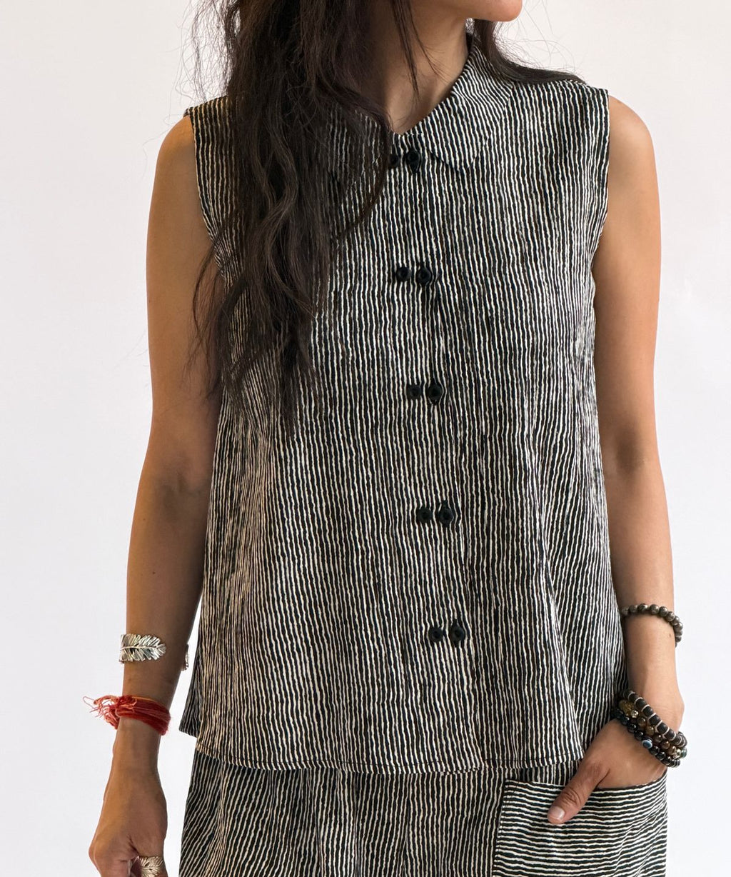 Sleeveless Twinbutton Top - Stripes